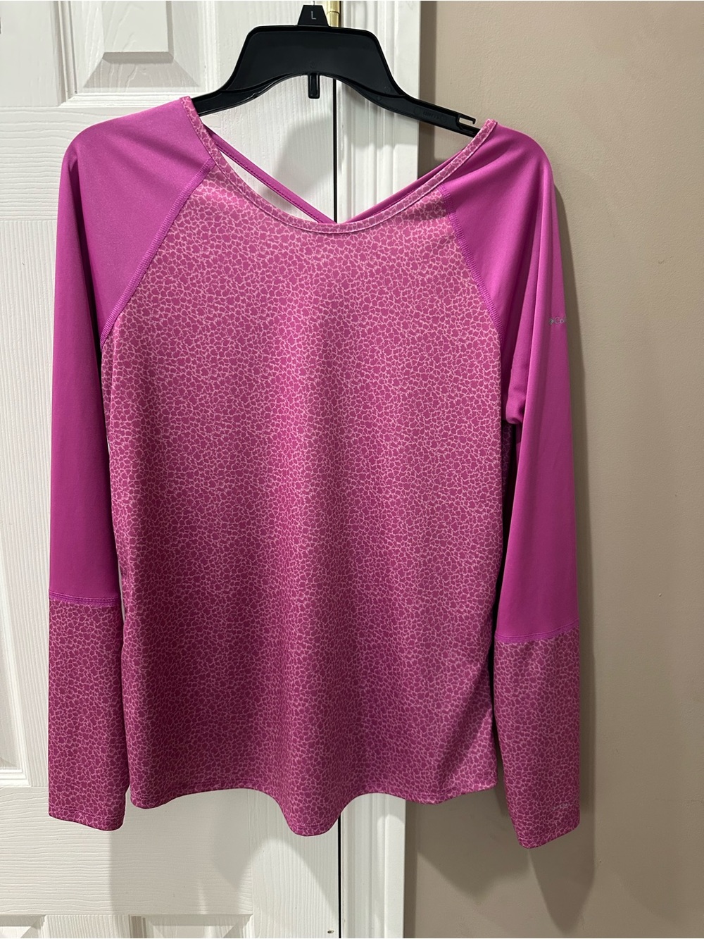 Columbia Women's Long-Sleeve V-Neck Performance Top — Magenta Pink